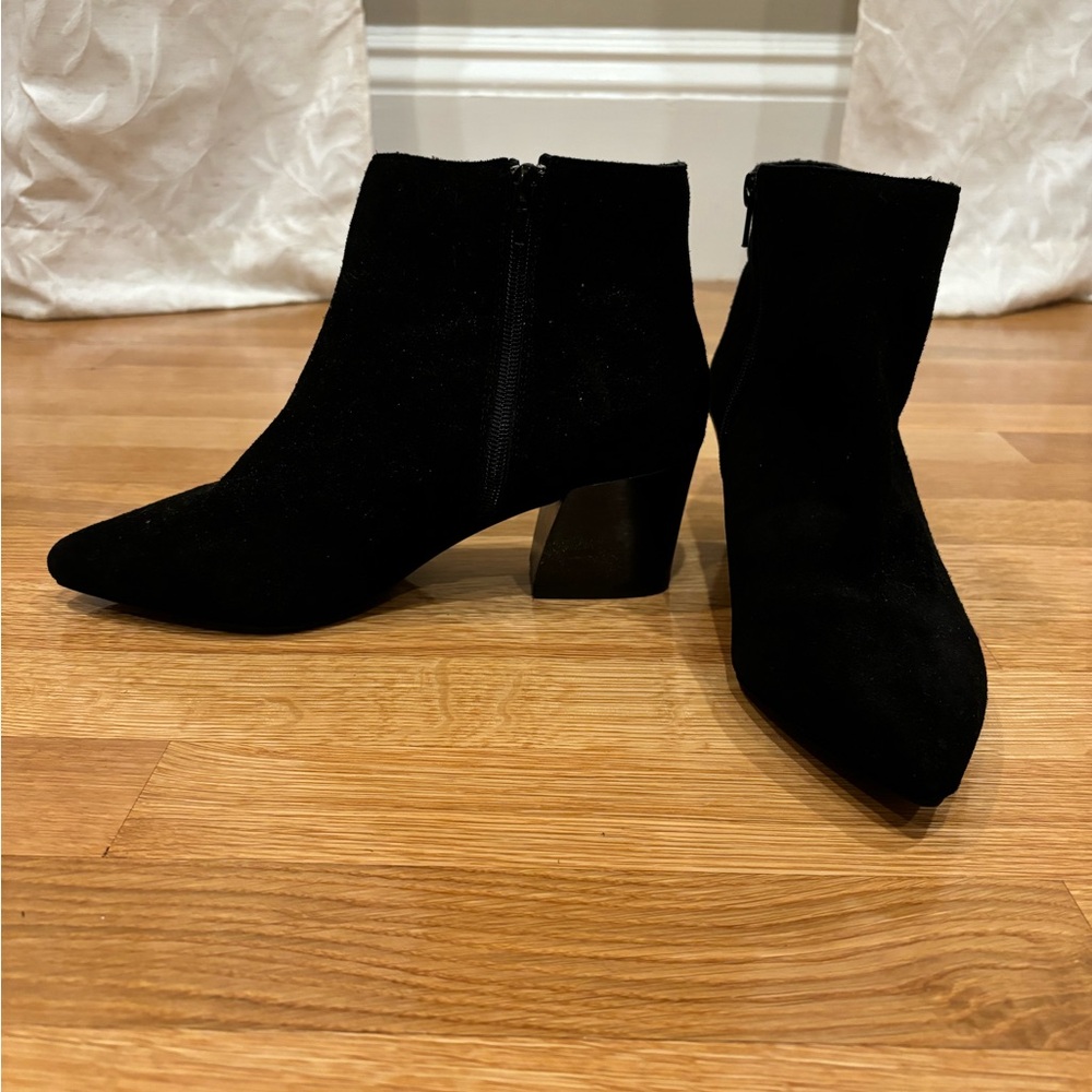 Kensie Black Ankle Booties with Chunky Heel and Pointed Toe
